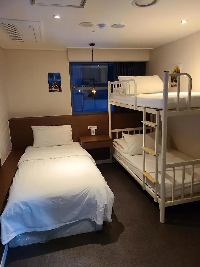 Calistar Hotel Seoul 2*,